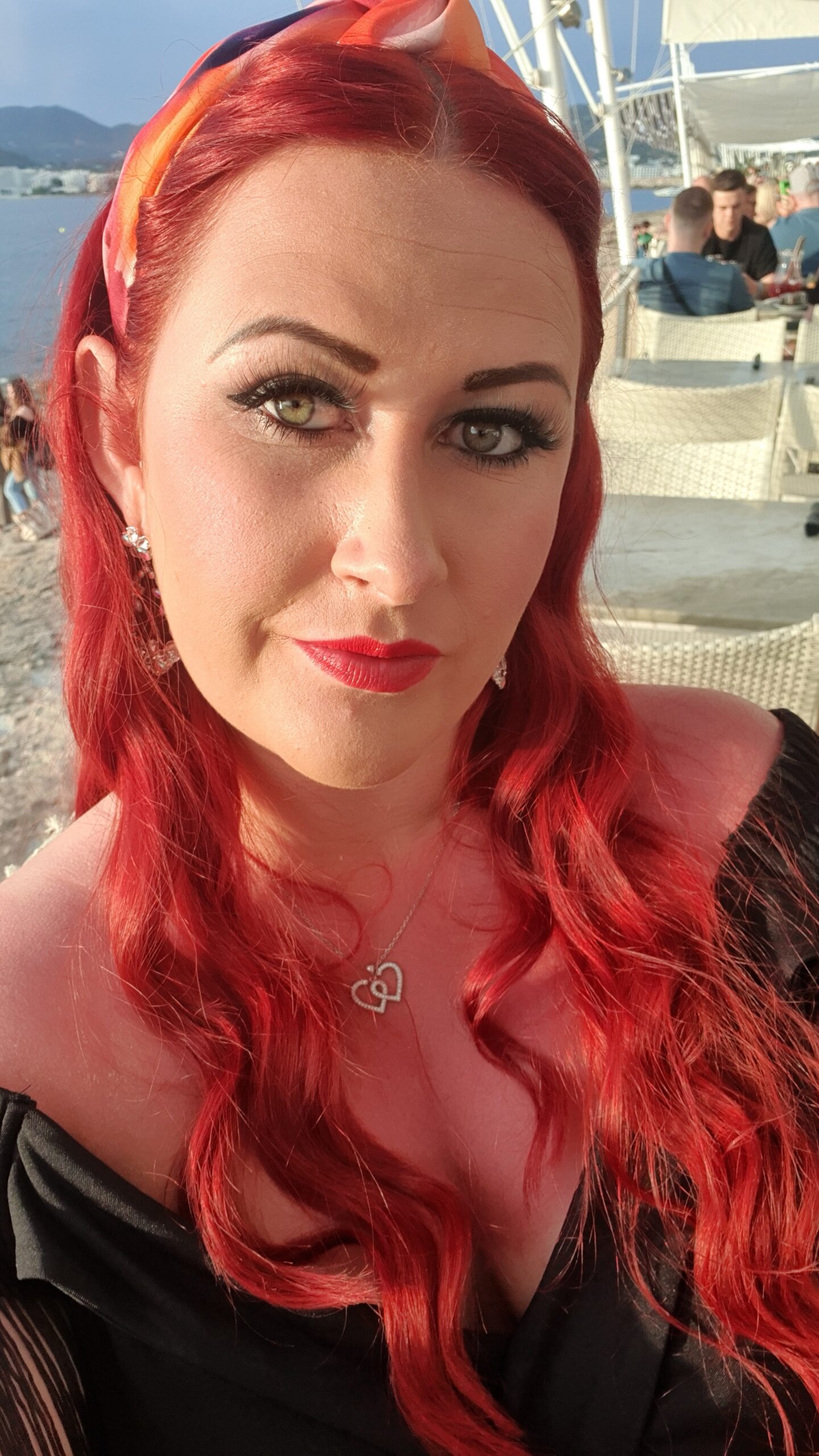 lois senior receptionist